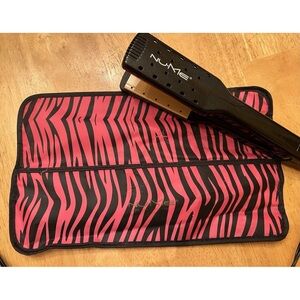 NuMe Black Hair Straightener with Pink Zebra Case